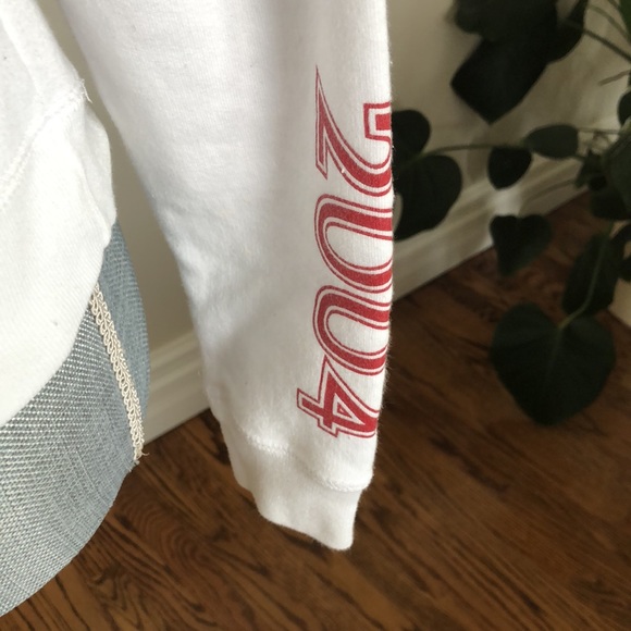 NWOT: Authentic Roots 2004 Winter Olympics Team Canada Sweater. Size small. - Picture 4 of 8